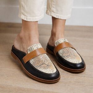 Taos Royal leather mules slip on shoes Women’s size 7